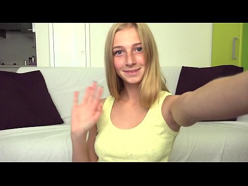 ❤️ Kiam mi enuas, mi pigre masturbas mian rozkoloran kuzon ️ Hejmfarita porno ĉe ni ❤